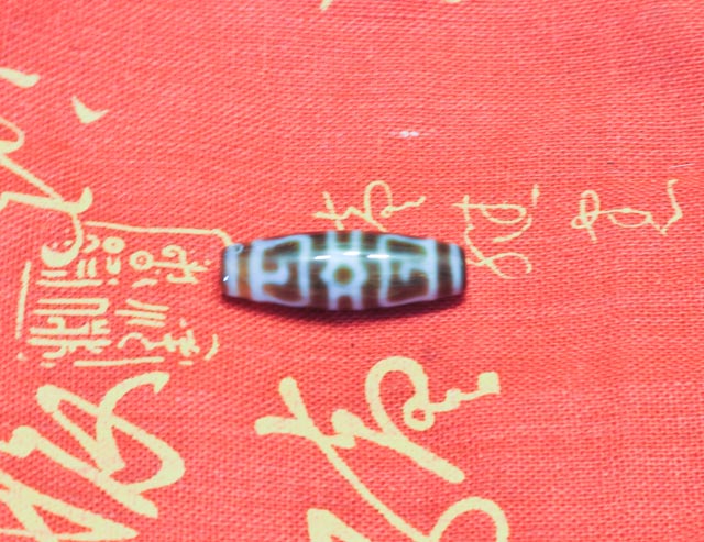 Бусина дзи Шапка дхармы агат 3,8 см с лазерной гравировкой